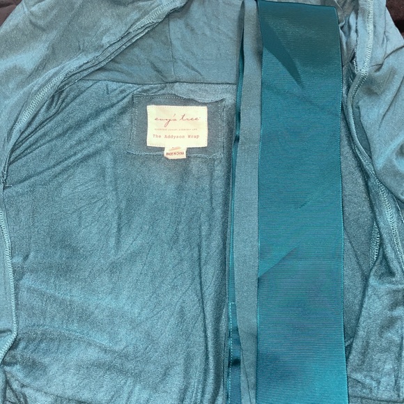 Evy’s Tree The Addyson Wrap w belt in Ocean Reef teal blue, size XL - Picture 11 of 11